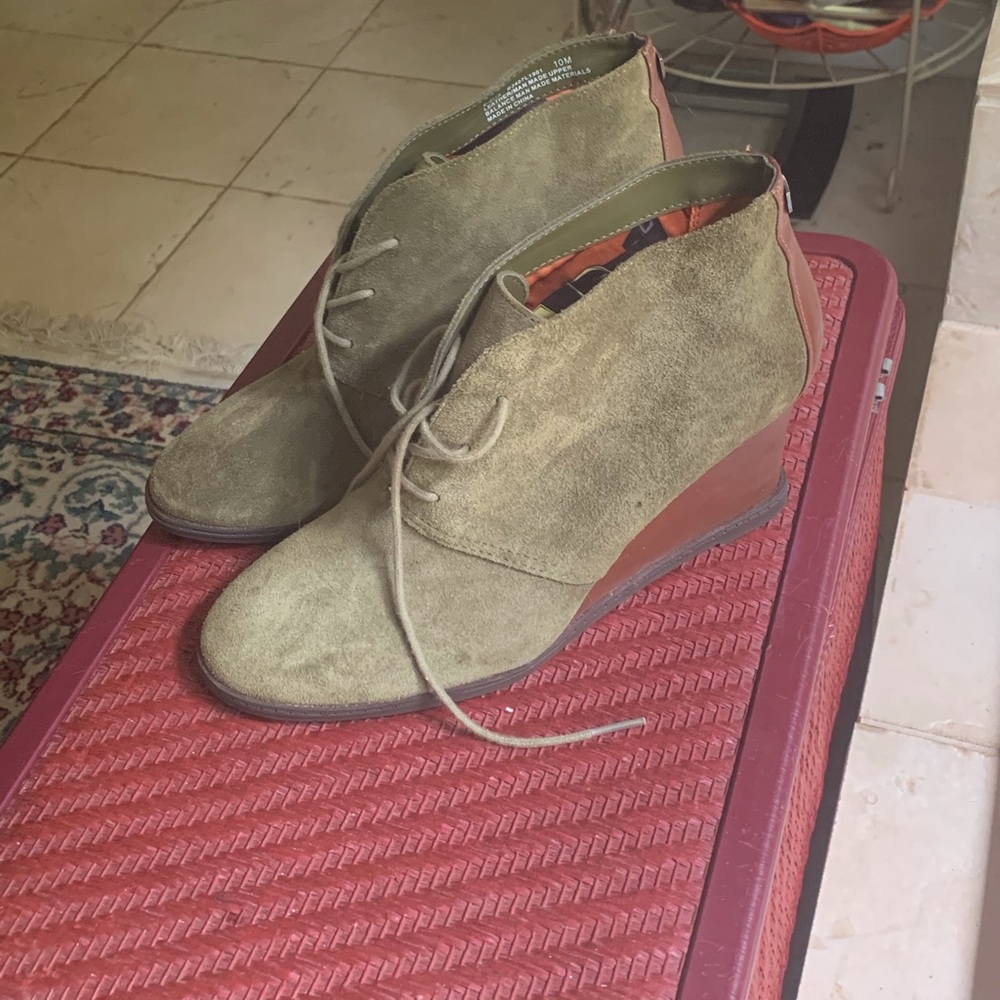 Women wedge bootie